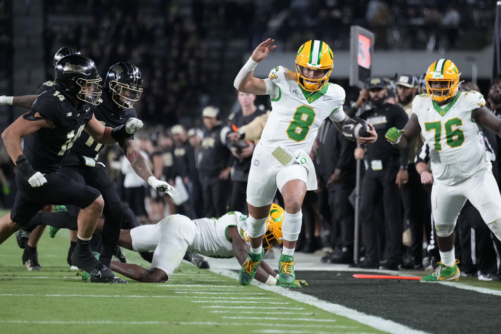 No. 2 Oregon routs Purdue 350, remains on top of Big Ten with first